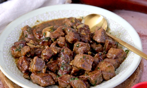 Garlic Beef Tips and Gravy